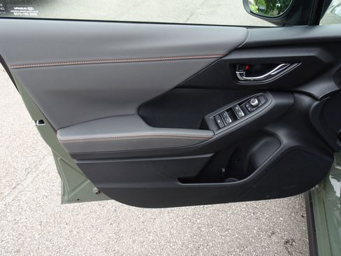 Used 2024 Subaru Crosstrek 2.5i Limited w/ Crosstrek Mirror Package AWD/4WD image 12