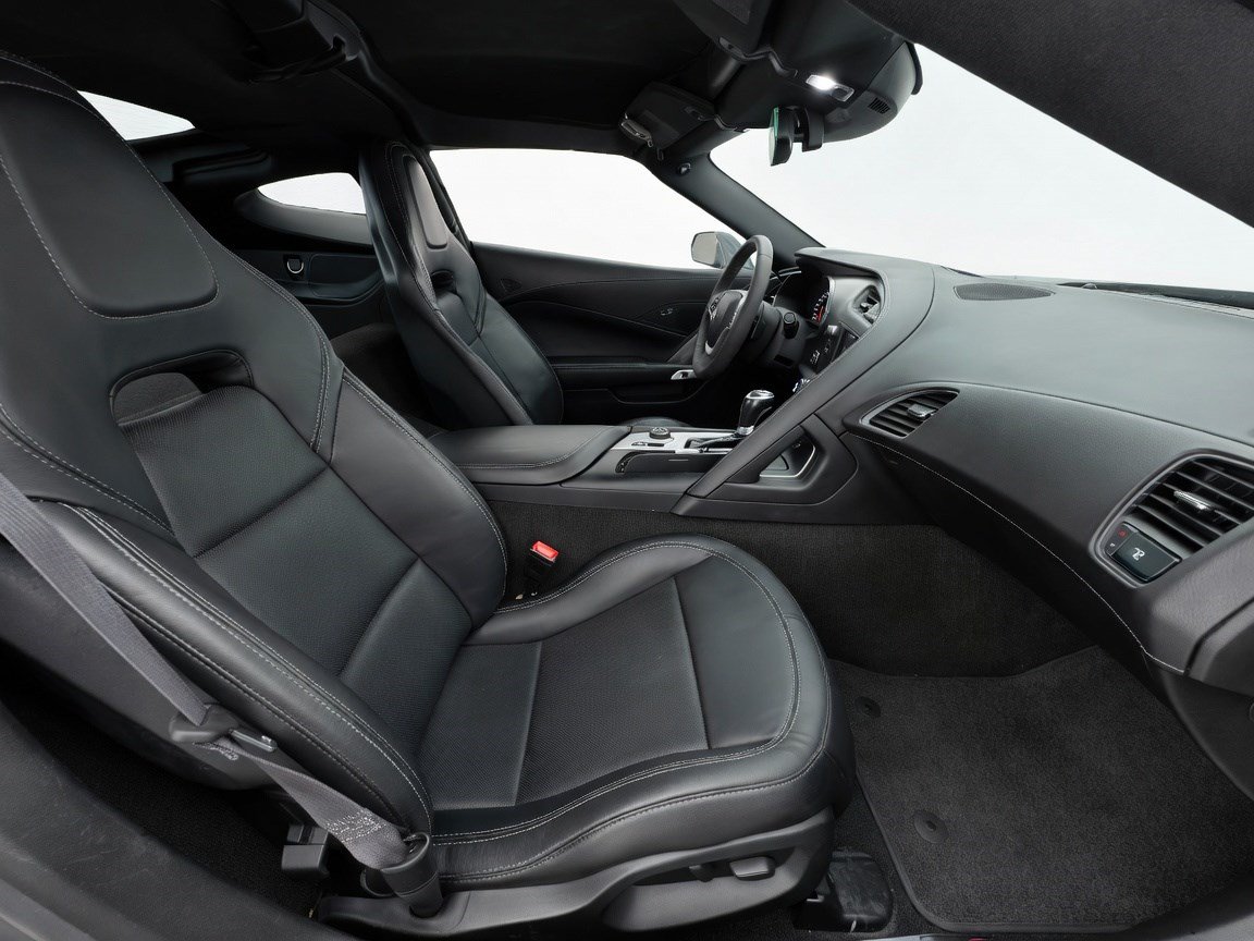 Used 2015 Chevrolet Corvette Stingray Coupe RWD image 18