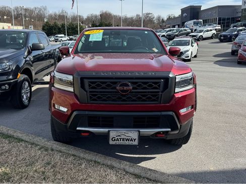 Used 2022 Nissan Frontier Pro-X image 2