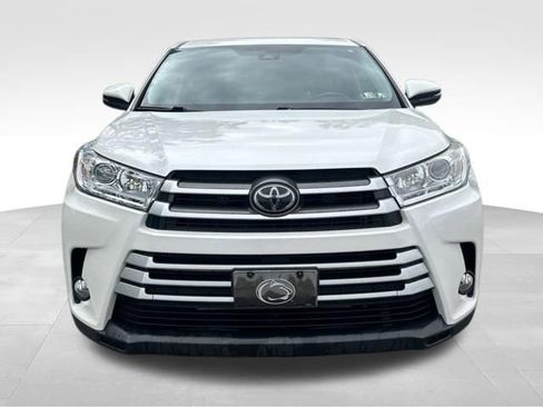 Used 2018 Toyota Highlander Plus AWD/4WD image 9