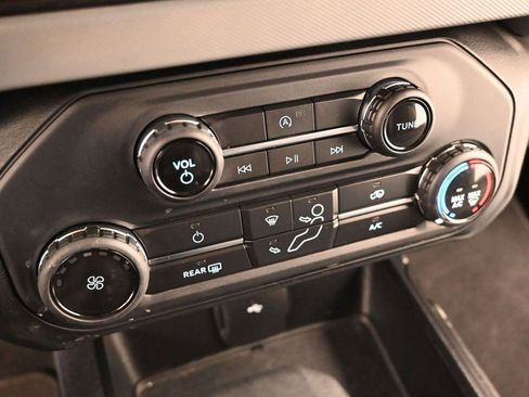 Used 2021 Ford Bronco Base image 15