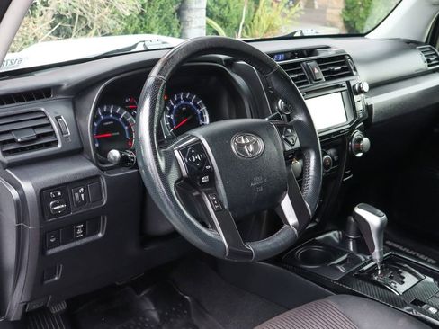Used 2019 Toyota 4Runner TRD Off-Road AWD/4WD image 21