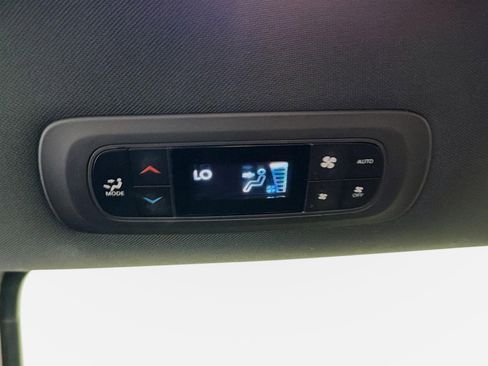 Used 2023 Chrysler Pacifica Touring-L w/ S Appearance Package image 25