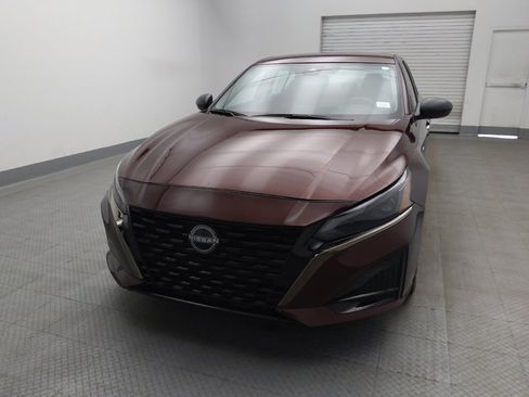 Used 2025 Nissan Altima 2.5 SV FWD image 15