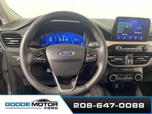 Used 2022 Ford Escape SEL w/ Technology Package AWD/4WD image 12
