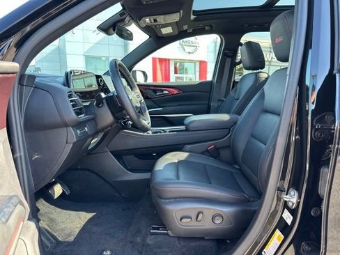 Used 2024 Chevrolet Traverse Z71 AWD/4WD image 12