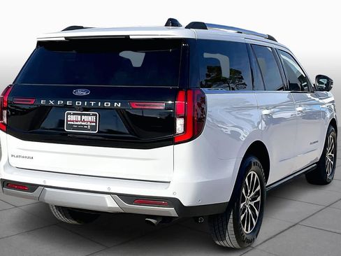 Used 2025 Ford Expedition Platinum image 13