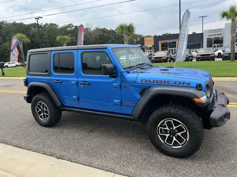 Certified 2025 Jeep Wrangler Unlimited Rubicon w/ Convenience Group AWD/4WD image 3