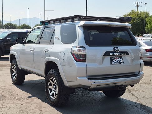 Used 2021 Toyota 4Runner TRD Off-Road AWD/4WD image 8