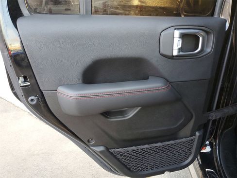 Used 2022 Jeep Gladiator Rubicon w/ LED Lighting Group image 16