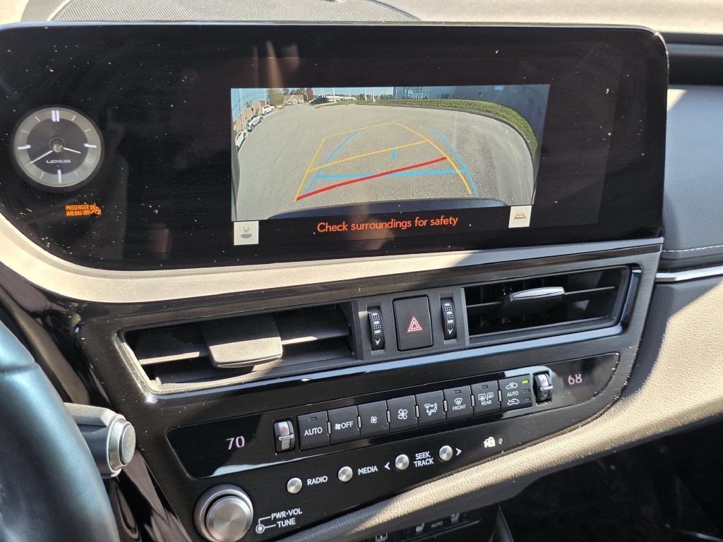 Certified 2023 Lexus ES 300h w/ Accessory Package (Z2) FWD image 15