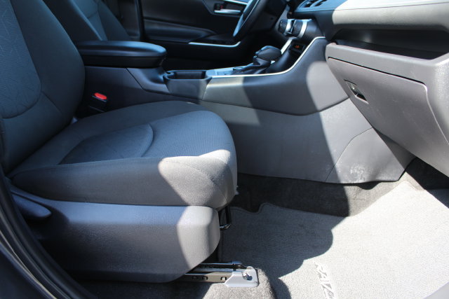 Certified 2025 Toyota RAV4 XLE AWD/4WD image 21