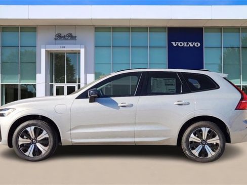 Certified 2025 Volvo XC60 T8 Core w/ Protection Package Premier image 3