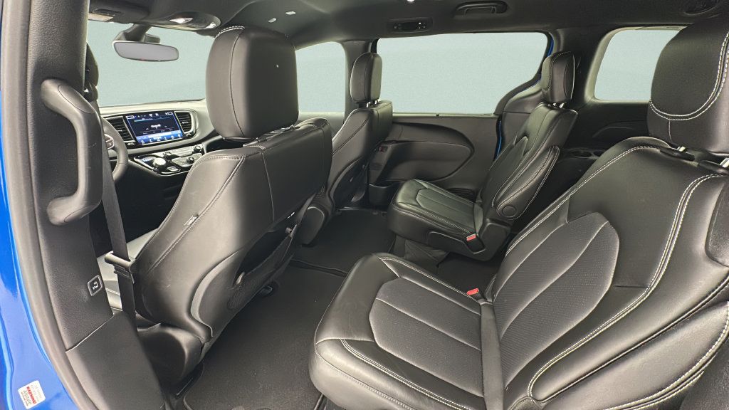 Used 2026 Chrysler Pacifica Select FWD image 10