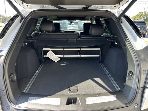 New 2025 Cadillac XT5 Sportv w/ LPO, Red Accent Package image 10