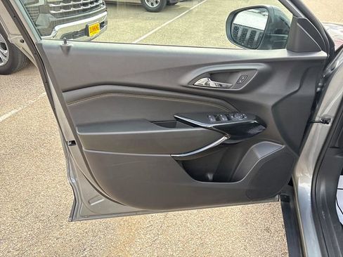 Used 2025 Chevrolet Trax ACTIV FWD image 7