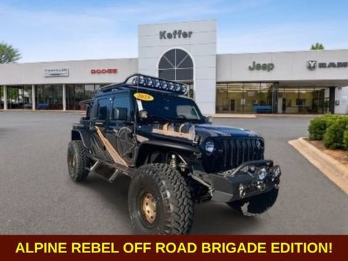 Used 2023 Jeep Gladiator Sport AWD/4WD image 4