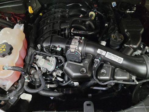 Used 2023 Jeep Grand Cherokee Laredo image 30