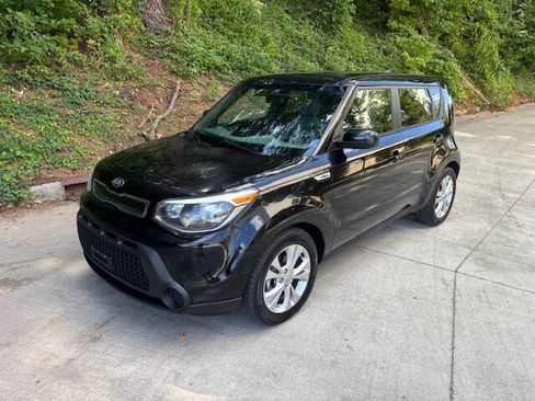 Used 2015 Kia Soul + image 2