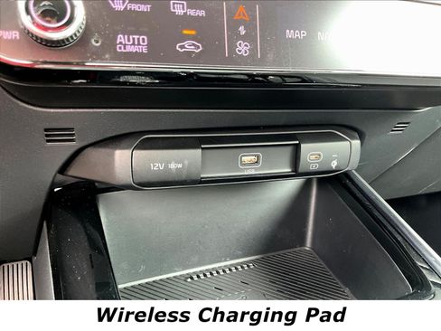 Used 2024 Kia Niro EX FWD image 16