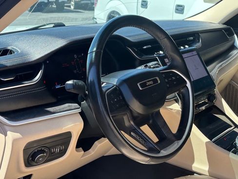 Used 2022 Jeep Grand Cherokee L Limited image 8
