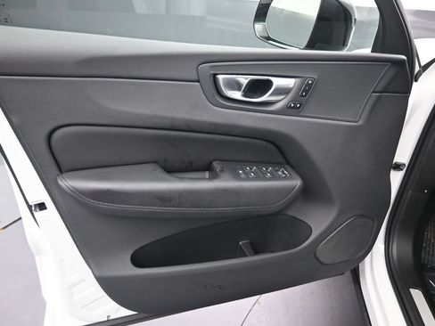 Certified 2024 Volvo XC60 B5 Core AWD/4WD image 10