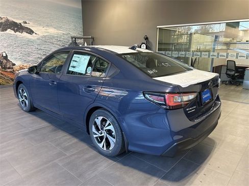 Used 2025 Subaru Legacy Premium image 4
