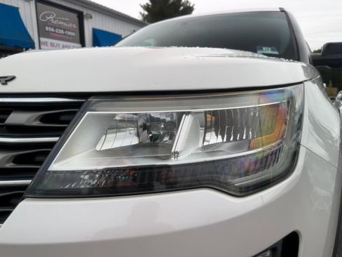 Used 2016 Ford Explorer XLT w/ Equipment Group 202A AWD/4WD image 27