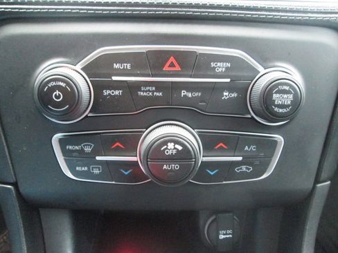 Used 2019 Dodge Charger SXT w/ Plus Group image 20