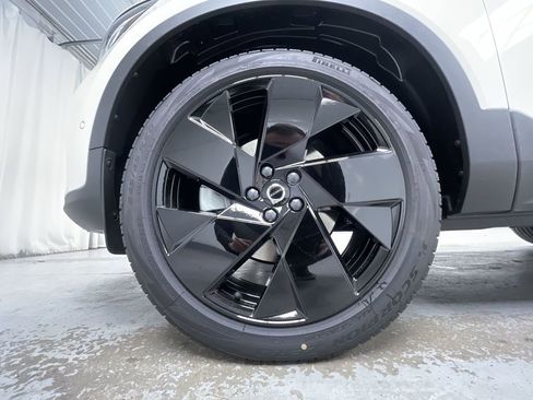 New 2026 Volvo XC40 B5 Ultra w/ Protection Package Premier image 8