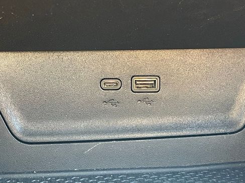 Used 2025 Chevrolet Equinox LT image 6