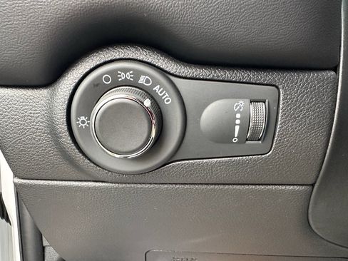 Used 2024 Dodge Durango GT image 15