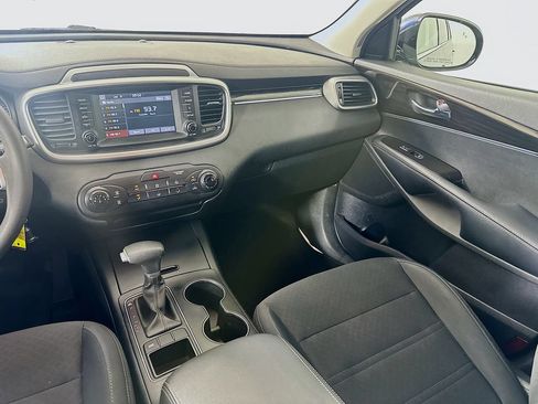 Used 2020 Kia Sorento LX FWD image 22