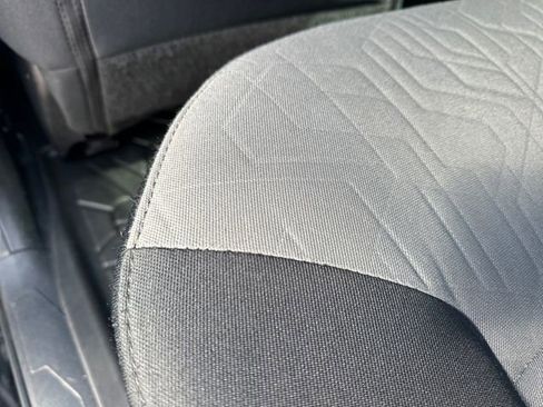 Used 2022 Toyota Tacoma TRD Off-Road image 12