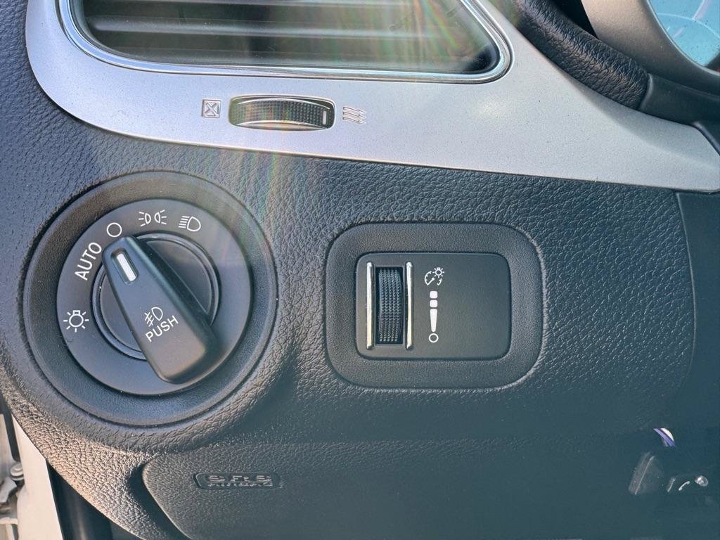 Used 2018 Dodge Journey SXT w/ Premium Group FWD image 17