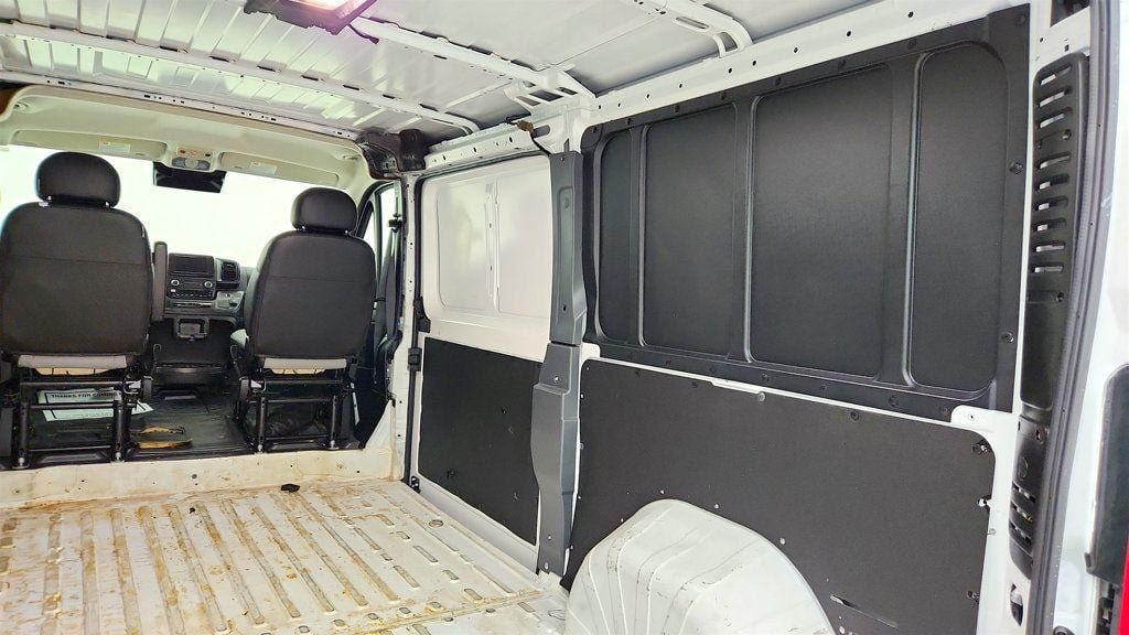 Used 2025 RAM ProMaster 2500 w/ Convenience Group FWD image 21