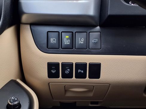 Used 2016 Toyota Highlander Limited Platinum FWD image 9