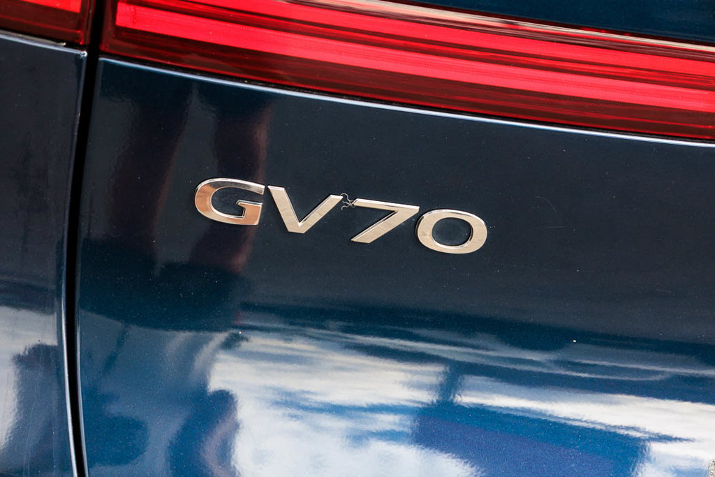 Used 2022 Genesis GV70 3.5T Sport w/ Sport Prestige Package AWD/4WD image 44