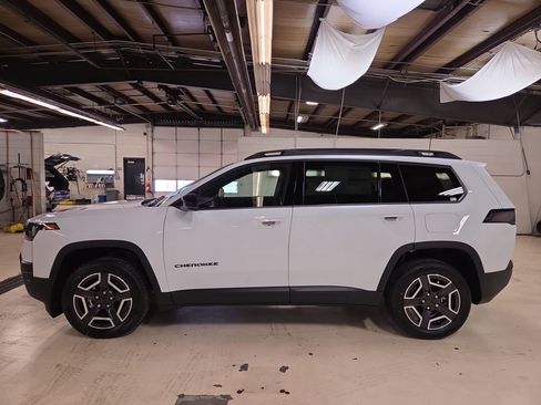 New 2026 Jeep Cherokee Limited image 4