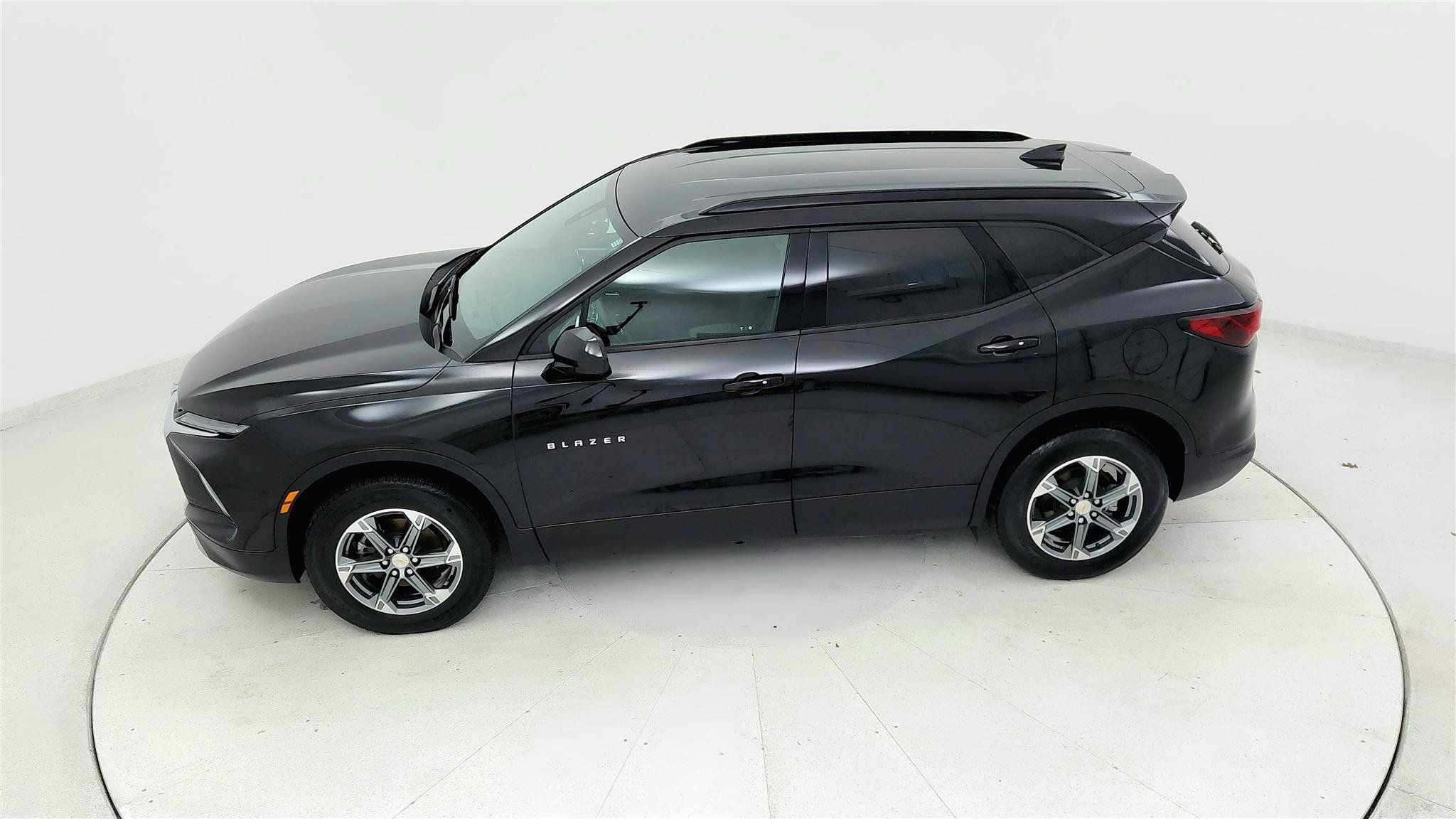 Used 2024 Chevrolet Blazer LT w/ Convenience Package FWD image 14