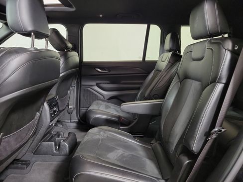 Used 2024 Jeep Grand Cherokee L Altitude RWD image 23