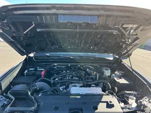 Used 2025 Toyota Tacoma TRD Off-Road image 32