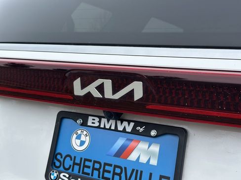 Used 2022 Kia Carnival LX image 12