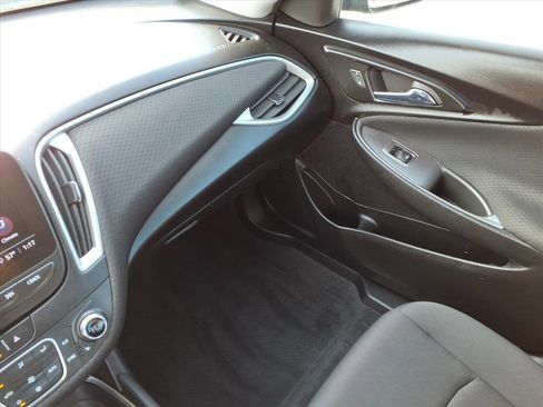 Used 2022 Chevrolet Malibu LT image 26