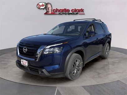 Certified 2025 Nissan Pathfinder SV