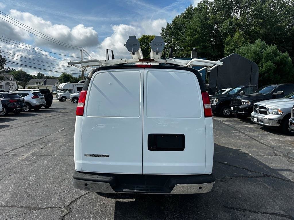 Used 2019 Chevrolet Express 2500 w/ Safety Package RWD image 4