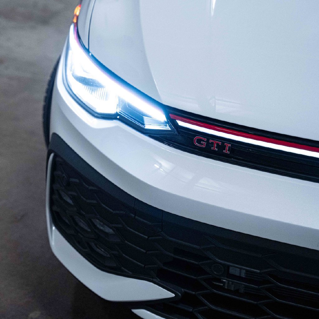 New 2026 Volkswagen GTI SE FWD image 3