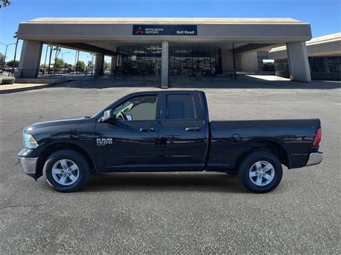 Used 2024 RAM 1500 Classic SLT image 2