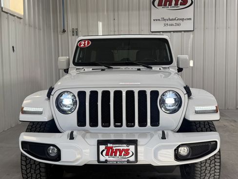 Used 2021 Jeep Wrangler Unlimited Sahara image 18