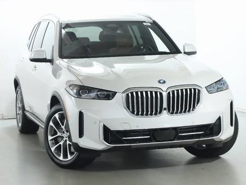 Used 2026 BMW X5 xDrive50e AWD/4WD image 2
